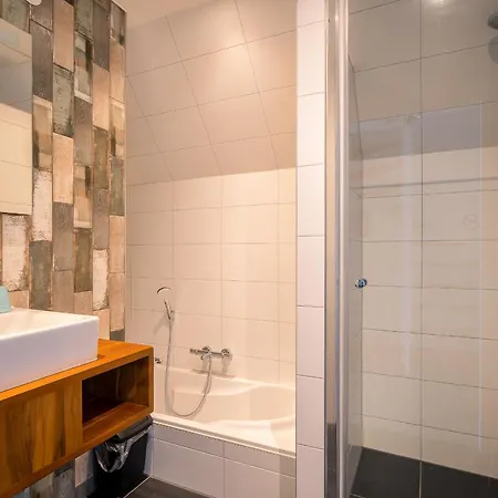 Nieuwlanderweg 75 * De Waal